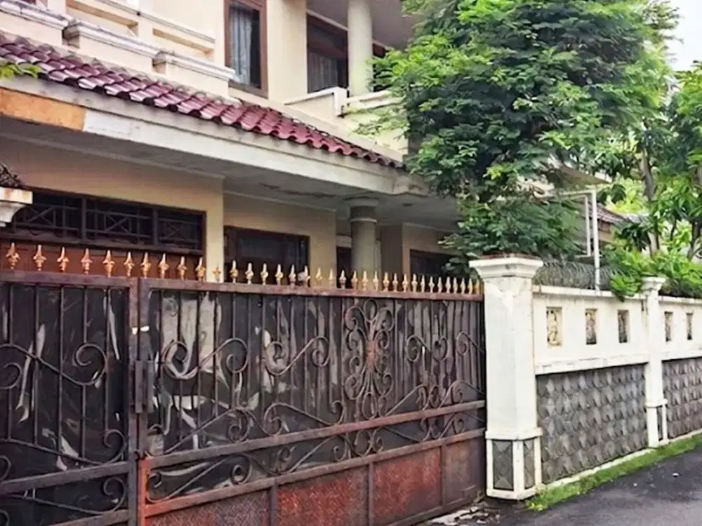 LELANG RUMAH MEWAH & LUAS! Desain Klasik Megah 2 Lantai di Cipinang Cempedak, Jakarta Timur