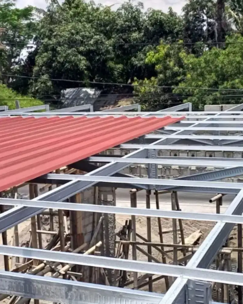 Atap baja ringan terpasang