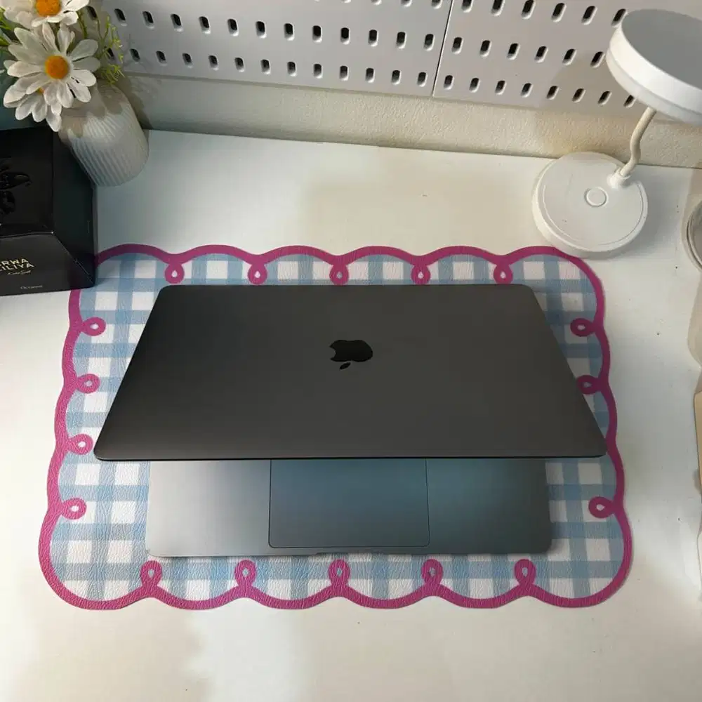 Macbook Air Retina Apple M1 2020 Slim Grey 8/256 GARANSI