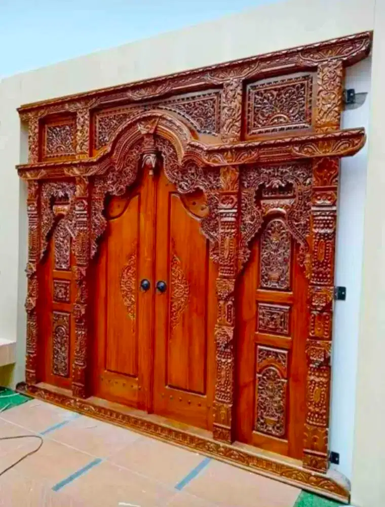 Perajin pintu gebyok