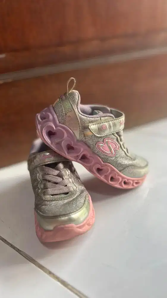 SEPATU SKECHERS ANAK PRELOVE/BEKAS SIZE 27.5 MURAH MERIAH