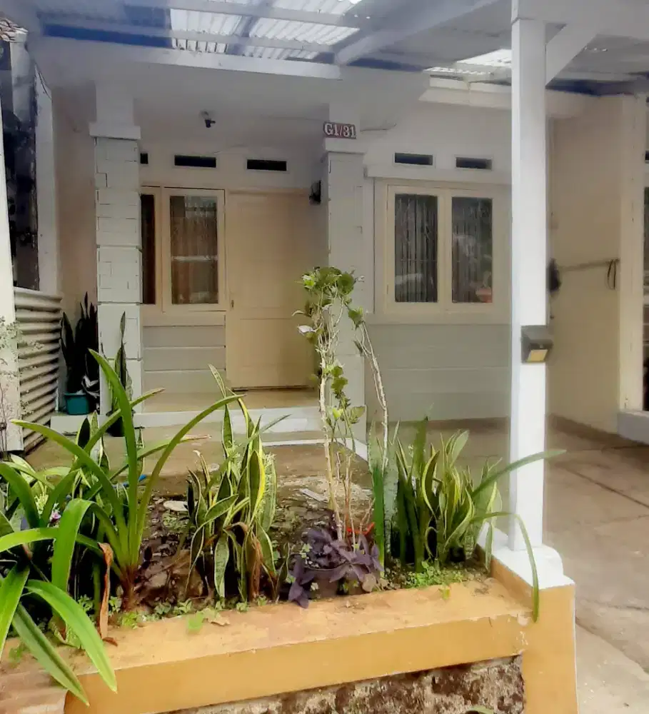 Di kontrakan / di sewa kan rumah per tahun