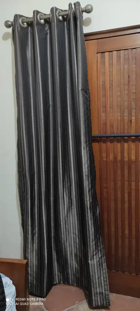 Kain Gordyn untuk jendela kamar atau Tamu