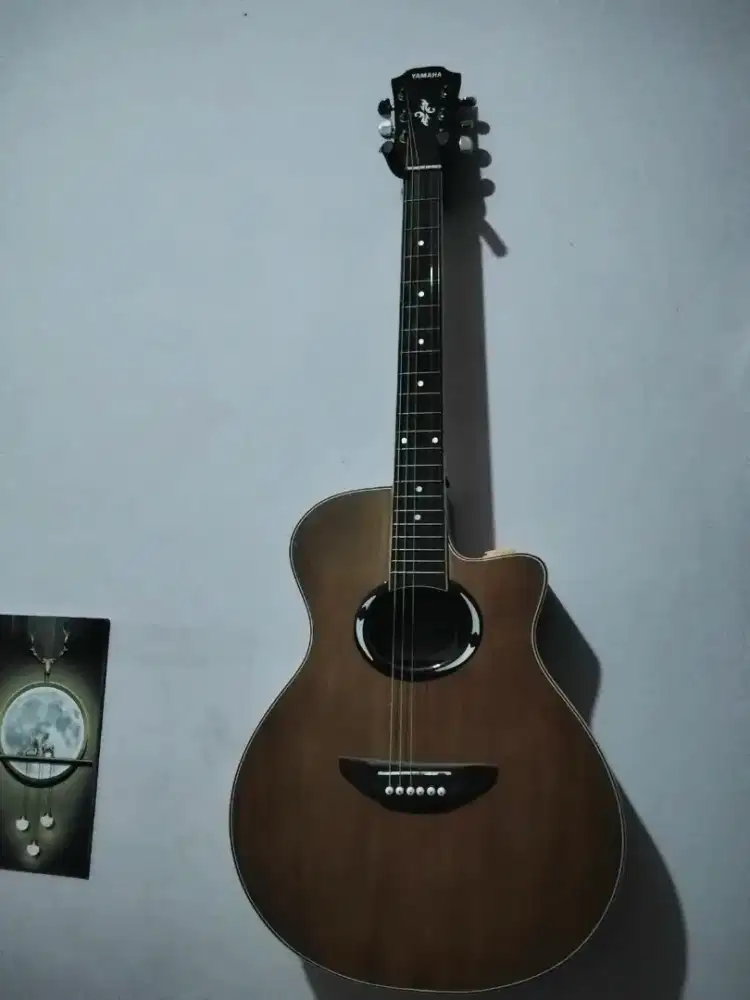 Jual gitar baru 2 minggu