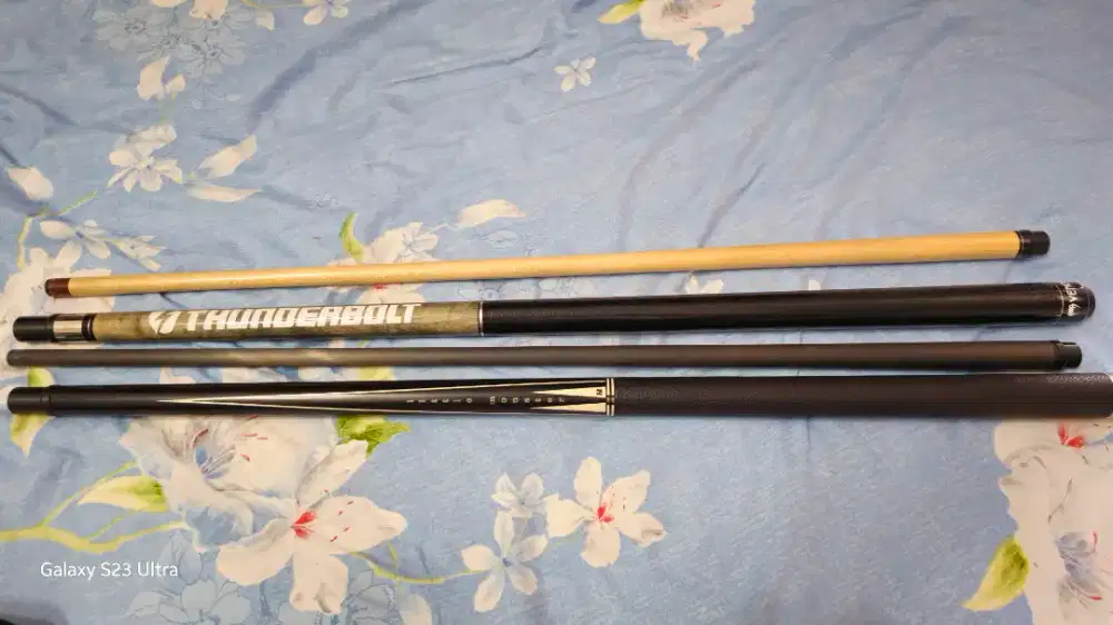 Dijual stik play dan break biliard kondisi mulus jarang pakai