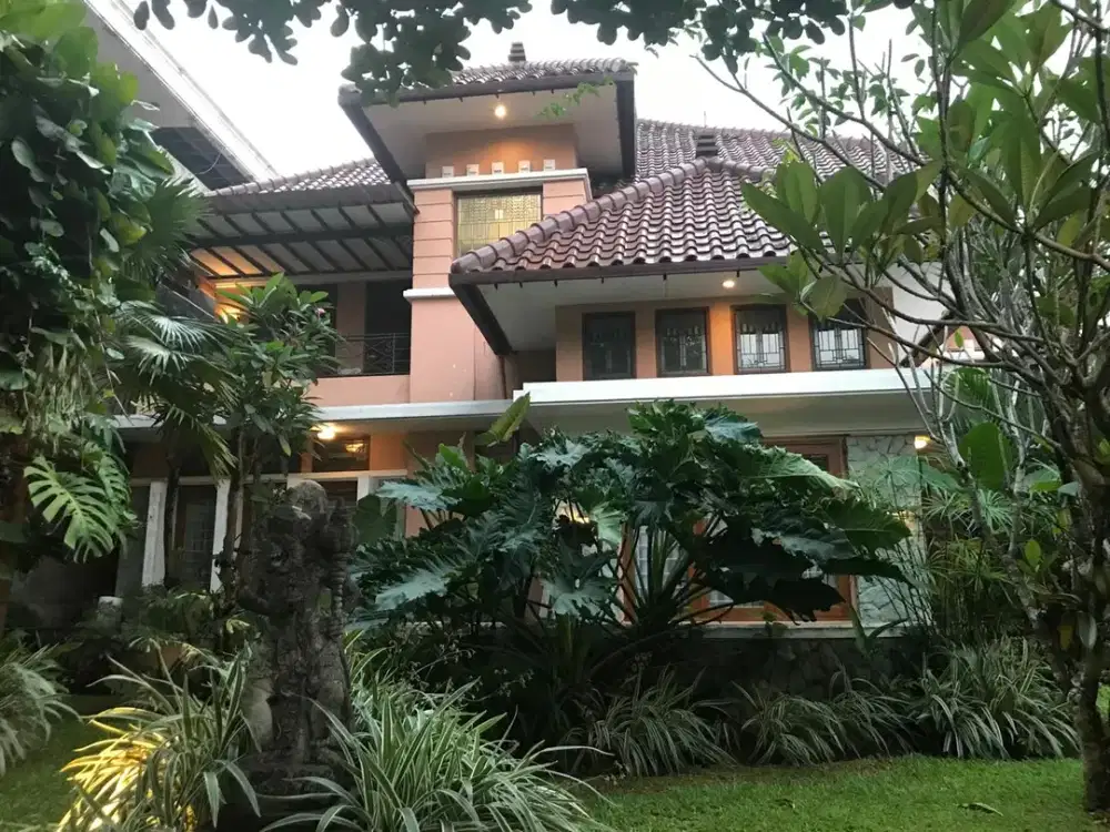 Dijual Rumah⁠ 2 Lantai + Mezzanine Luxury Tropical House Bukit Pratama, Lebak Bulus Jakarta Selatan