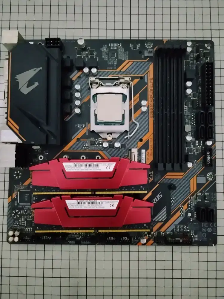 Paket Premium Gaming Intel i5 9400F + Gigabyte B365M Aorus Elite