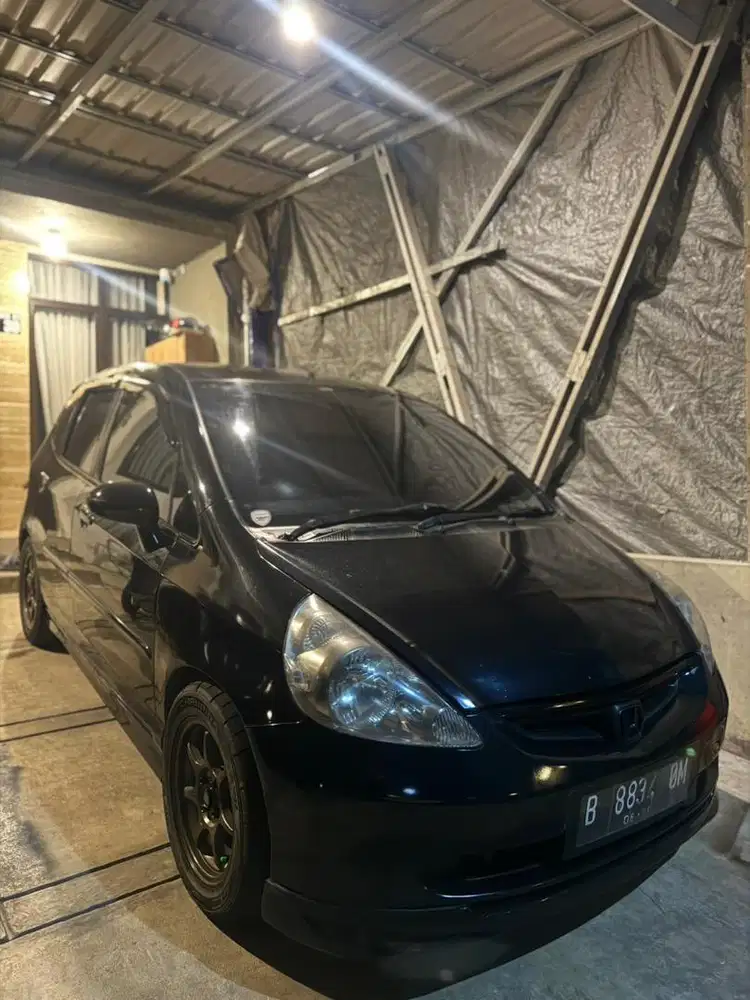 Honda Jazz Idsi tahun 2006 warna hitam
