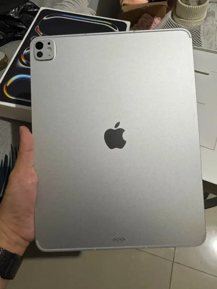 BH100 apple ipad pro M5 ibox 13inch 256 silver WIFI + Cellular