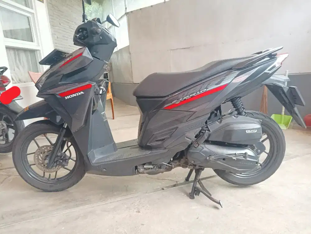 Dijual Honda Vario 125 cc tahun 2017.Surat lengkap.Mesin ori.Plat D