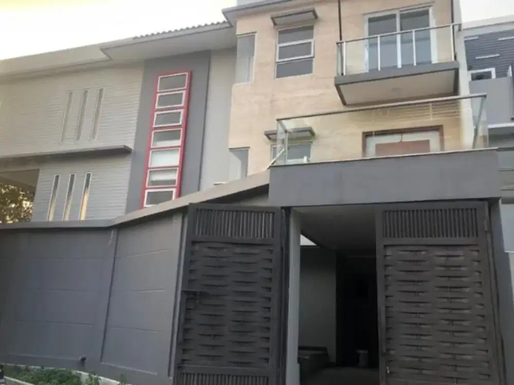 Dijual/Disewa Rumah PIK Camar Walet 3Lt Furnished Uk256m2 at Jakarta Utara