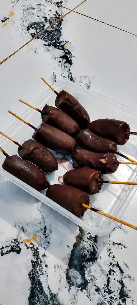 Es kulkul dari coklat premium