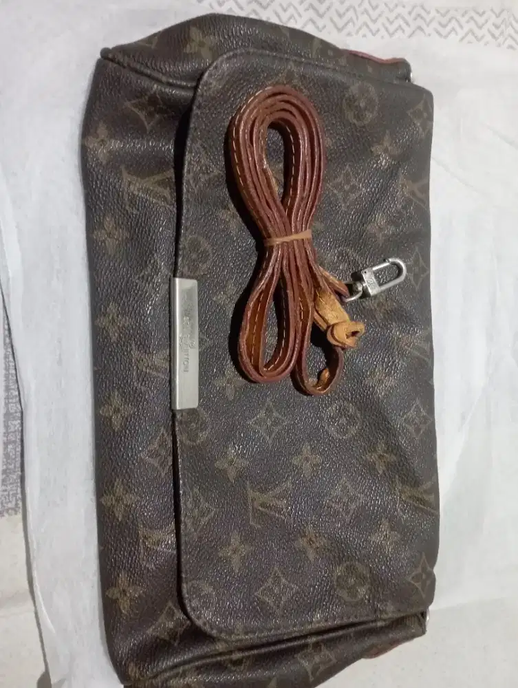 Tas sling kulit asli