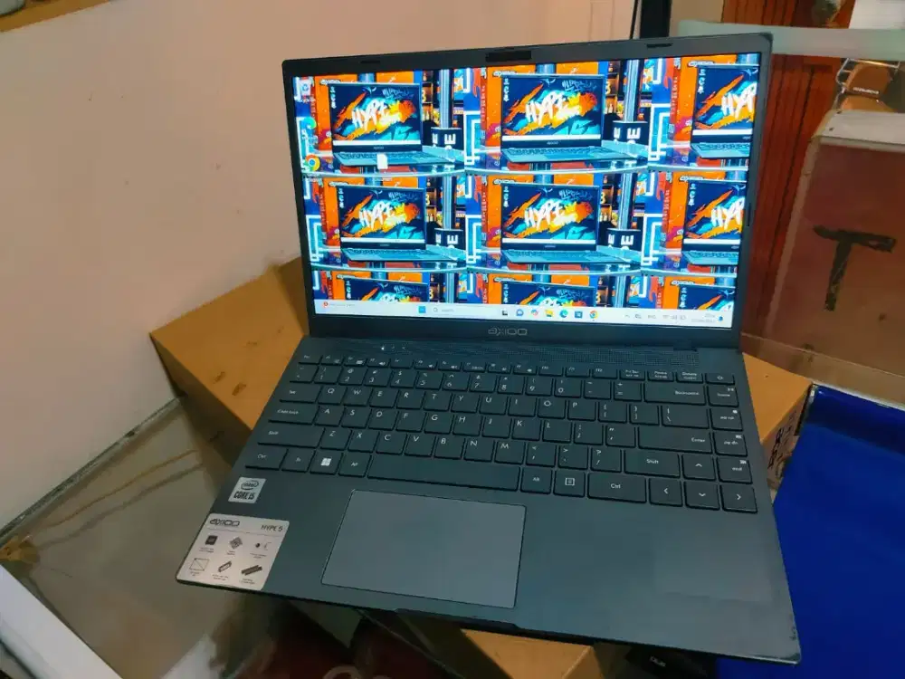 Laptop axioo 
Mybook hype 5 ram 8 ssd 512 intel core i5 gen10