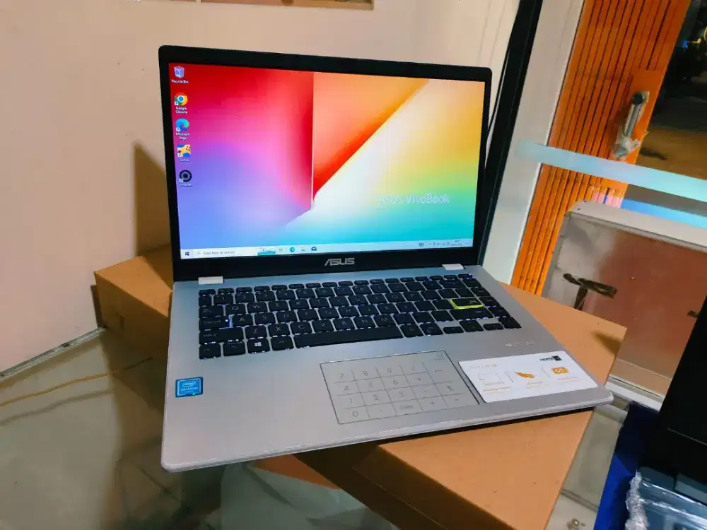 Laptop ASUS E410MA

Intel Celeron N4020 HD Graphics
Ram 4GB DDR4