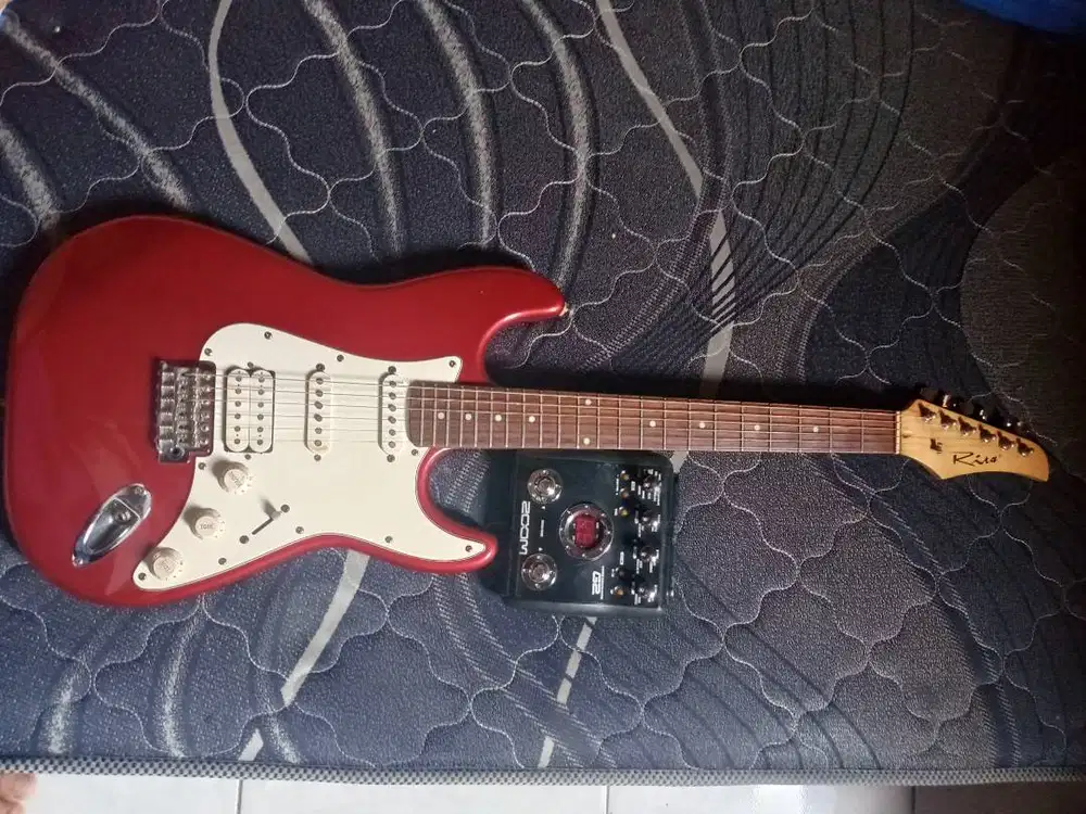 Gitar rira strato