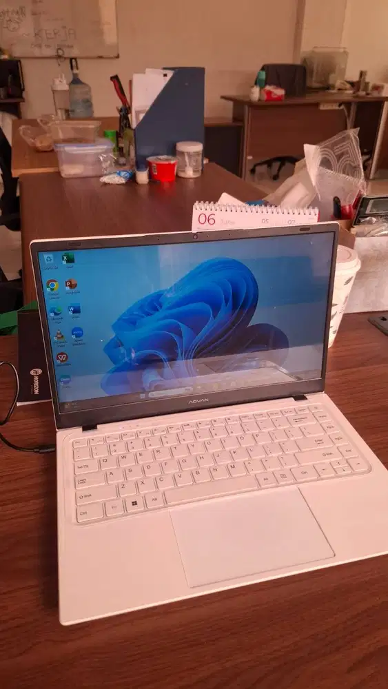 LAPTOP BEKAS ADVAN Soulmate X2 AMD Athlon 3020e 8GB SSD 128GB 14″ W11