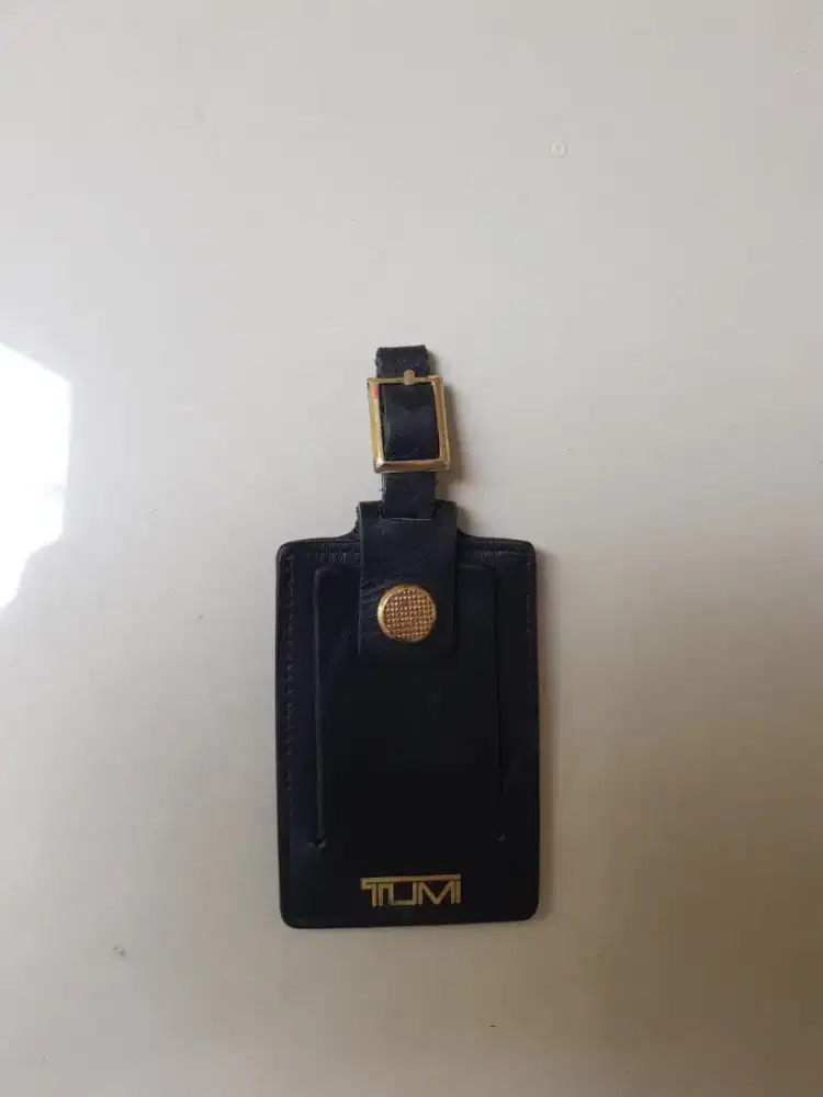 Luggage tag koper tumi alpha
