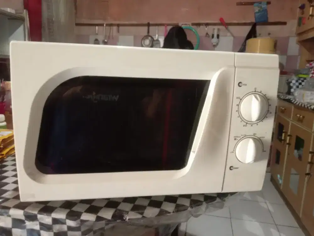 Jual Microwave Meriton 700 watt bekas jarang dipakai