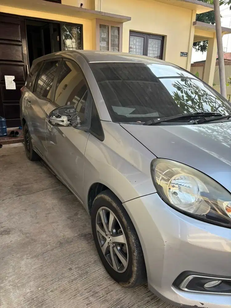 Mobil Honda Mobilio E 2016