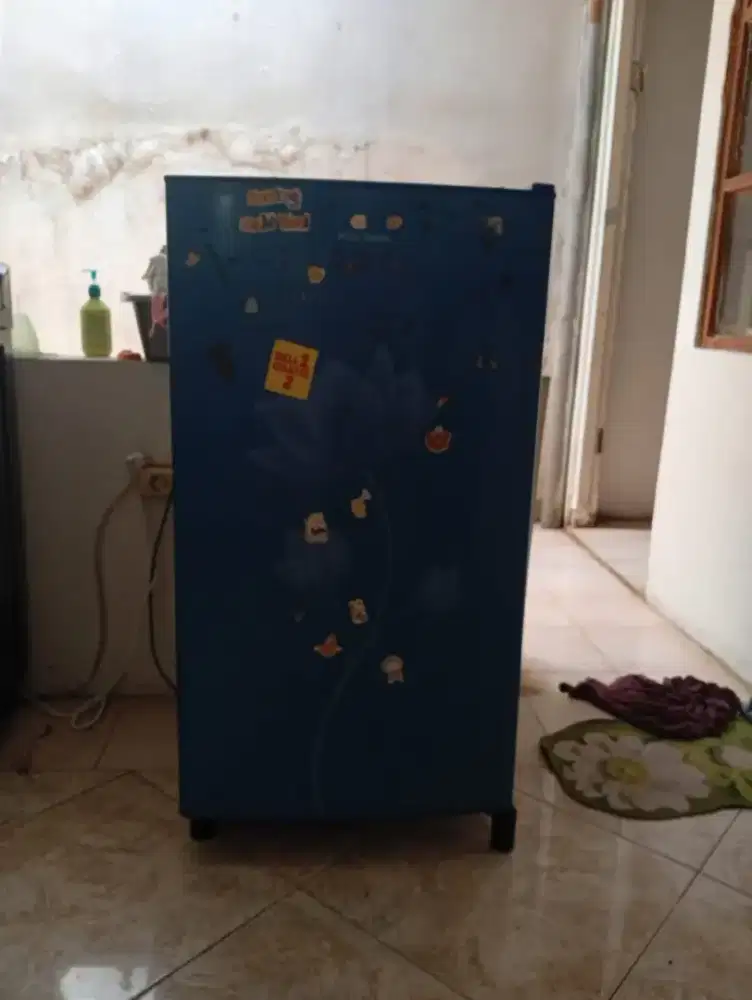 kulkas polytron 1 pintu PRB 159