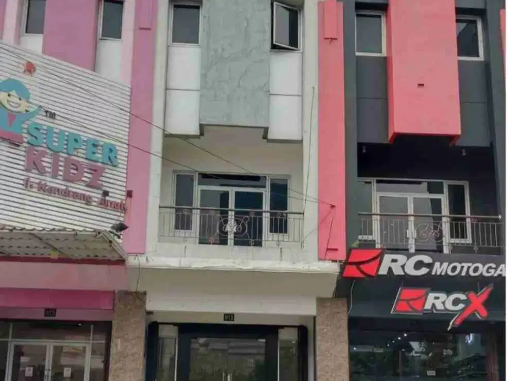 Disewakan ruko di mayjen sungkono Surabaya barat lokasi strategis