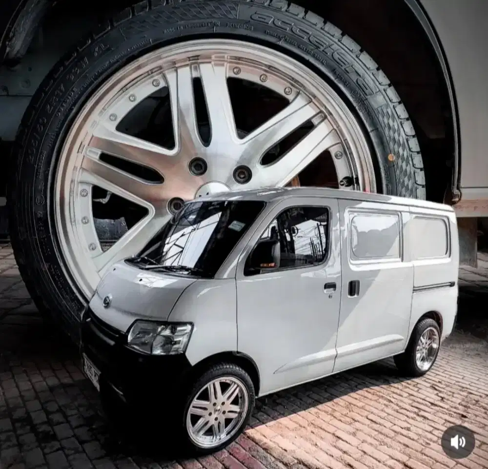 Velg HSR r17 kijang innova grandmax luxio apv ertiga new carry alphard