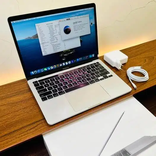 MacBook Pro 13 inch 2020 intel i7 Ram 32GB SSD 512GB fullset original