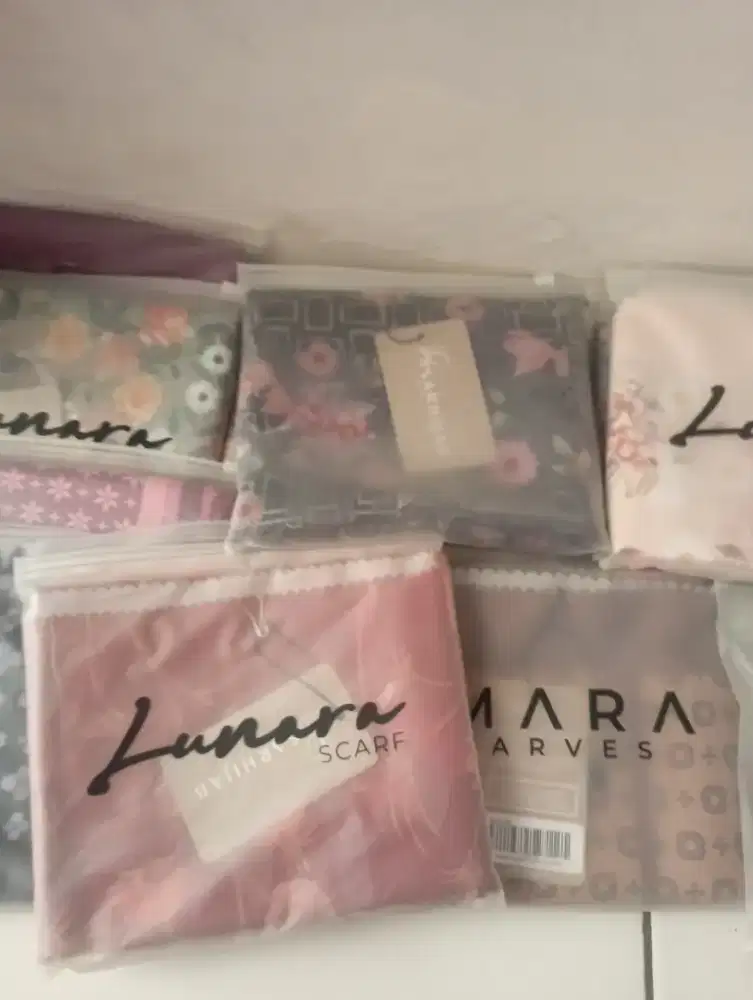 20 pcs Scarf motif cantik, bahan adem nyaman digunakan