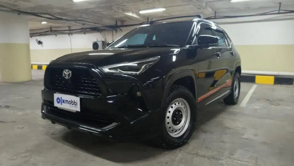 DP MURAH Toyota Yaris Cross 1.5 S GR TSS Bensin-AT 2023 Hitam CFBHF