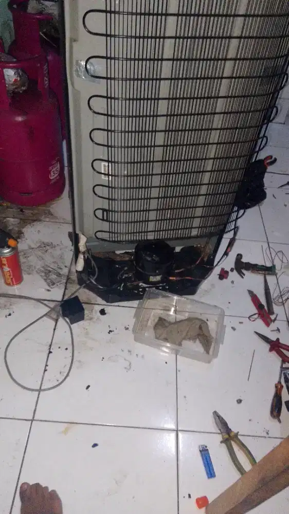 jasa servis ac kulkas frrzer showcase mesin cuci dan bongkar pasang ac