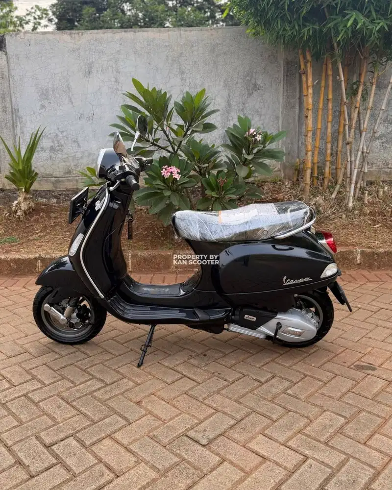 JUAL MURAH VESPA LX 125 iGET FACELIFT 2021 MULUS