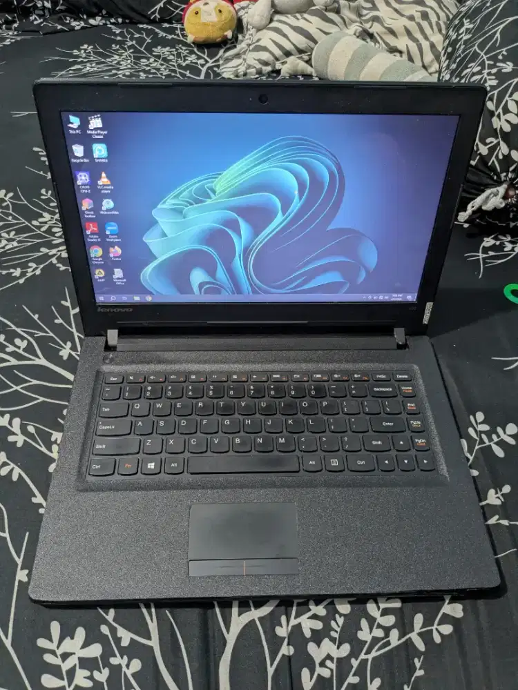 Laptop Lenovo Ideapad 300-14IBR Slim Ram 4 Normalan Tinggal Pake