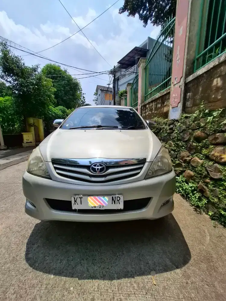 Toyota innova G 2011 A/T