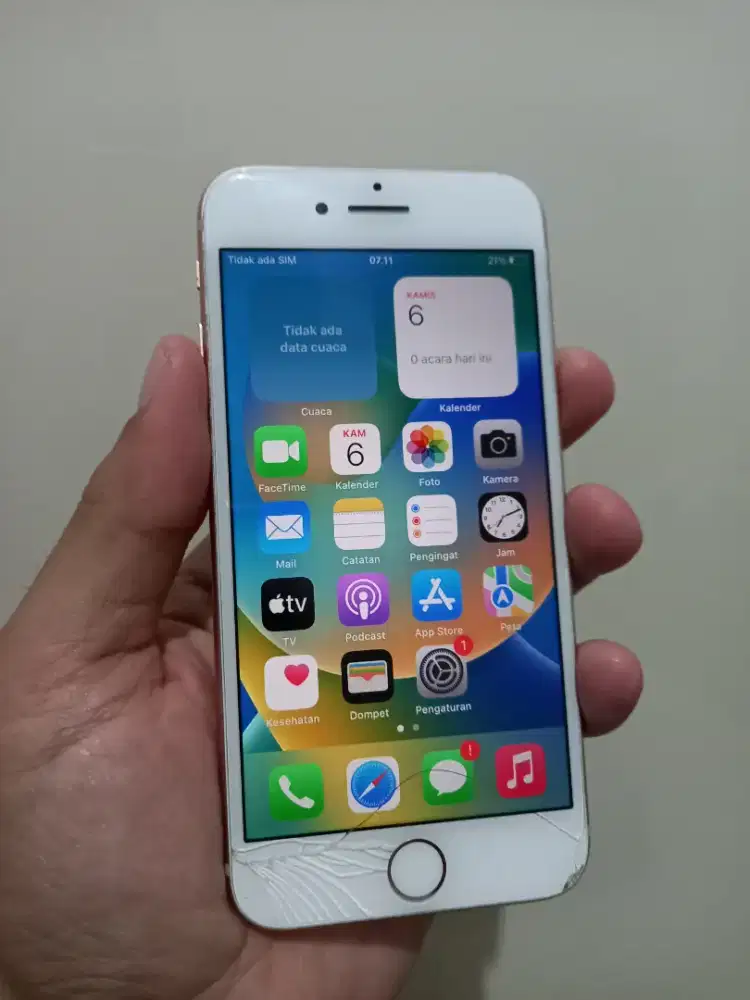 IPhone 8 Gold 64Gb Lte Fullset ex inter ada minus dibaca
