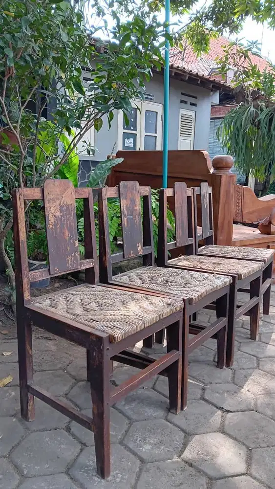 4 Kursi / Bangku Jati Rotan Lawas Jadul Kuno Lawasan Bekas Original