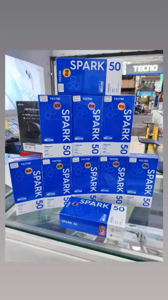 Tecno Spark 50 segelbox resmi