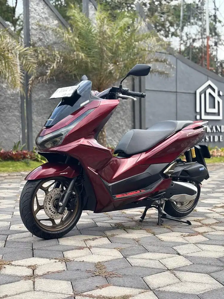 Like New Honda PCX 160 Roadsync ABS Keyless Burgundy 2025 Koko Motor