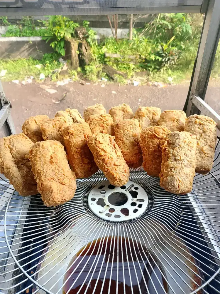 Jualan tahu pocong