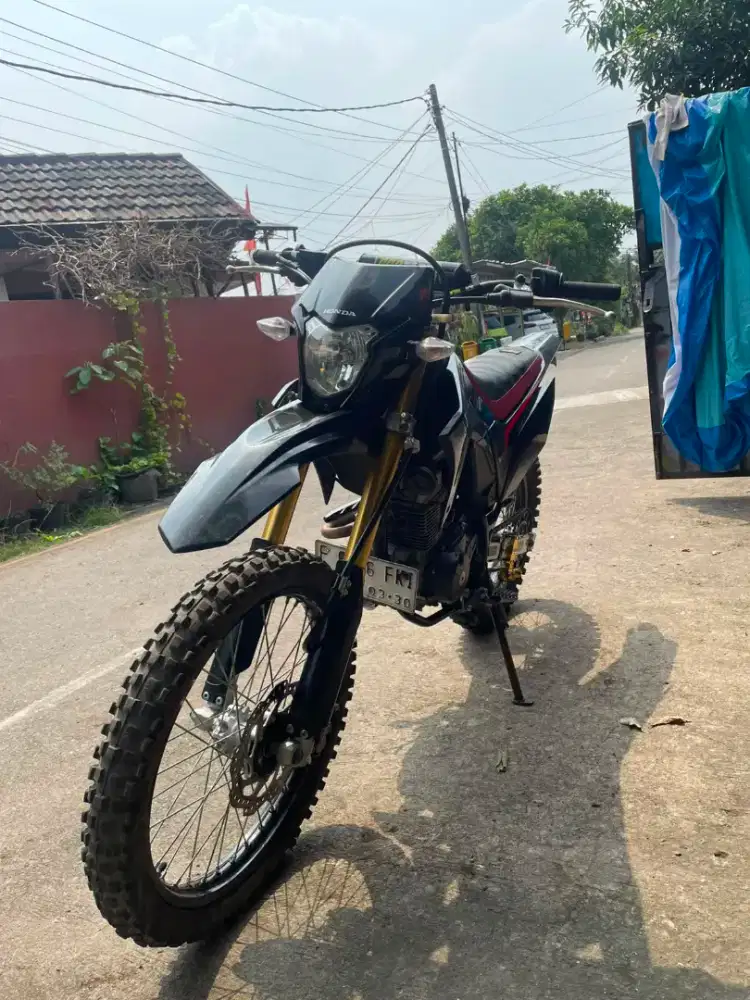 Dijual motor Honda CRF 150 L 2025