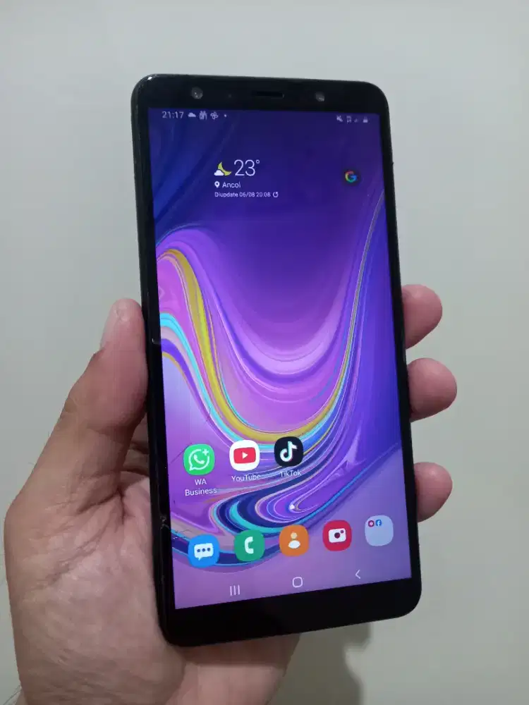 Samsung Galaxy A7 2018 Ram 4/64Gb Batangan ada minus dibaca