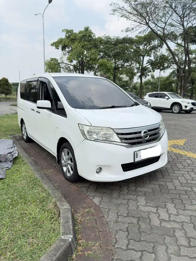 Serena X 2013 AT Matic Putih Siap Pakai