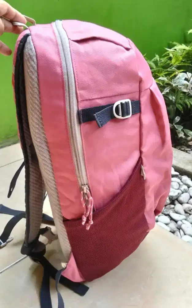 Tas ransel outdoor Quechua Decathlon original
