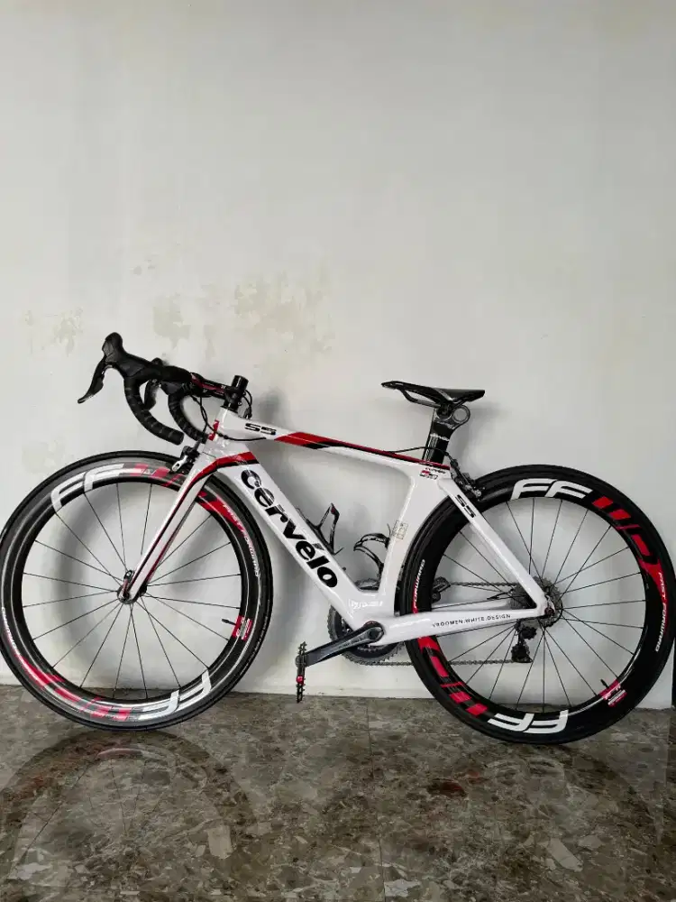 sepeda roadbike  cervelo S5