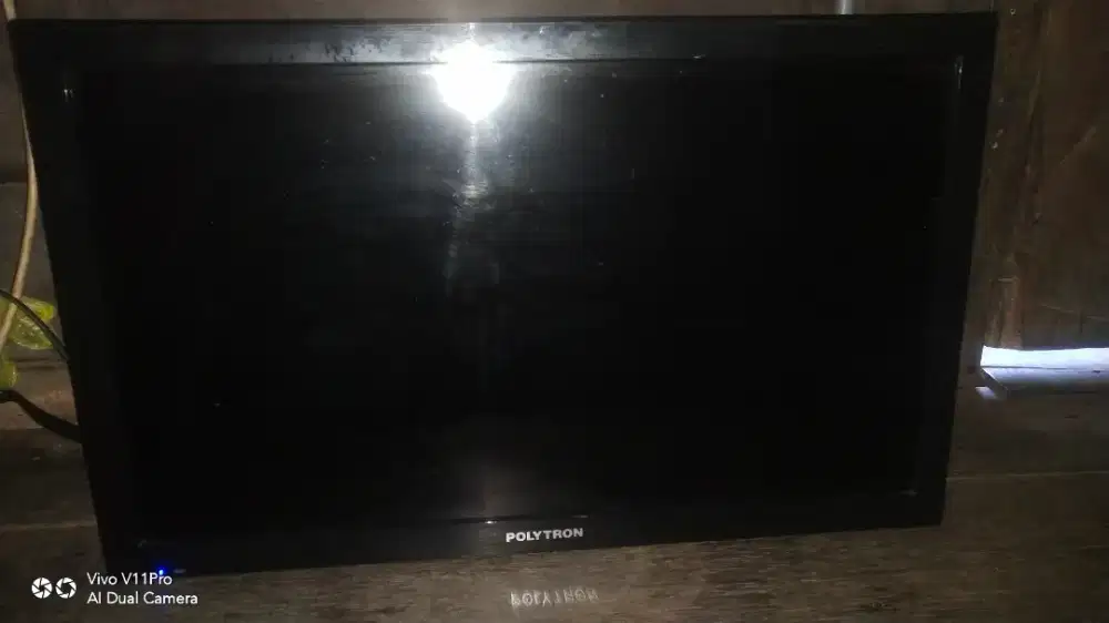 Tv led polytron 24 in analog tanpa kaki