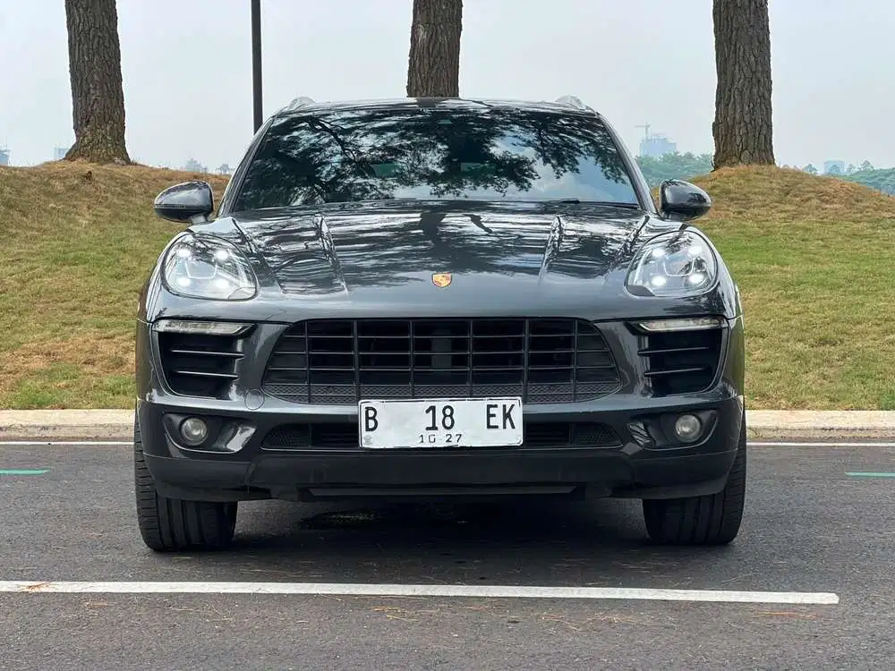 PORSCHE MACAN 2.0 AT 2018 - LOW KM & PLAT CANTIK