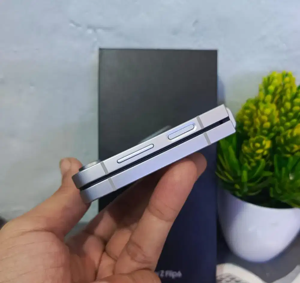 SAMSUNG Z FLIP 6 5G RAM 12/256GB ORIGINAL SEIN MULUS NORMAL FULLSHET
