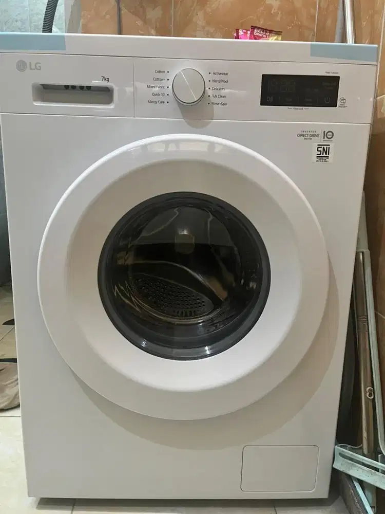 Mesin Cuci 7kg Front Loading LG Inverter