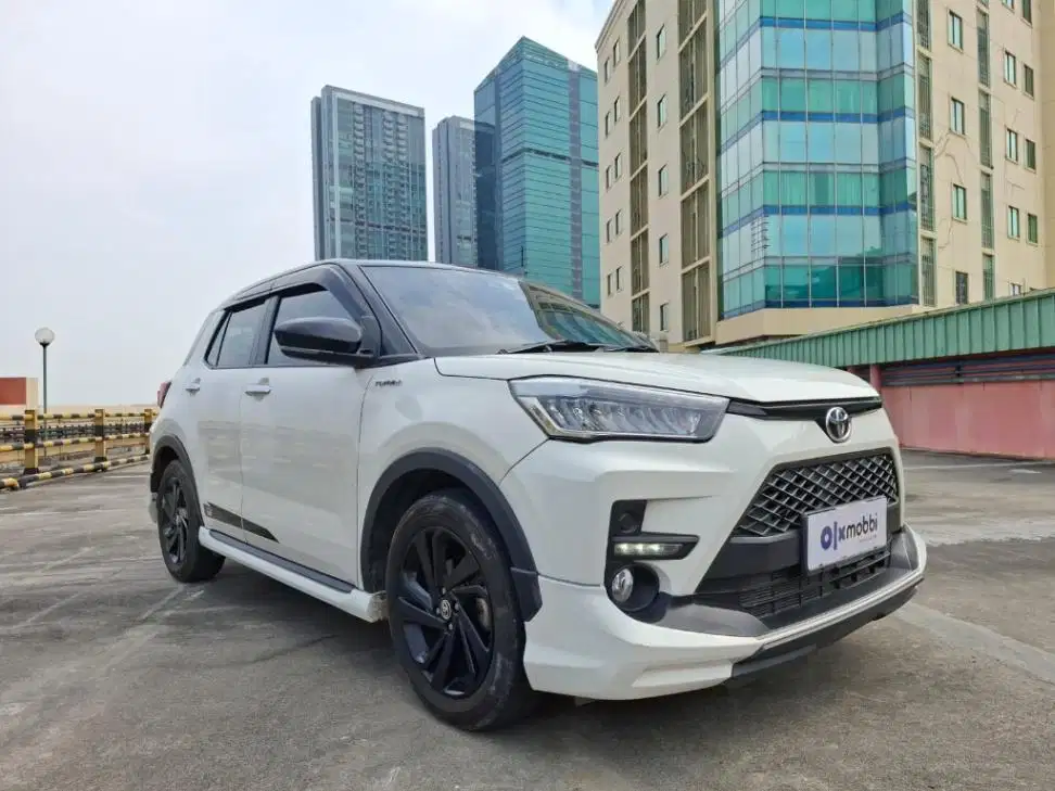 KM Rendah - Toyota Raize 1.0 GR Sport Two Tone Bensin-AT 2022