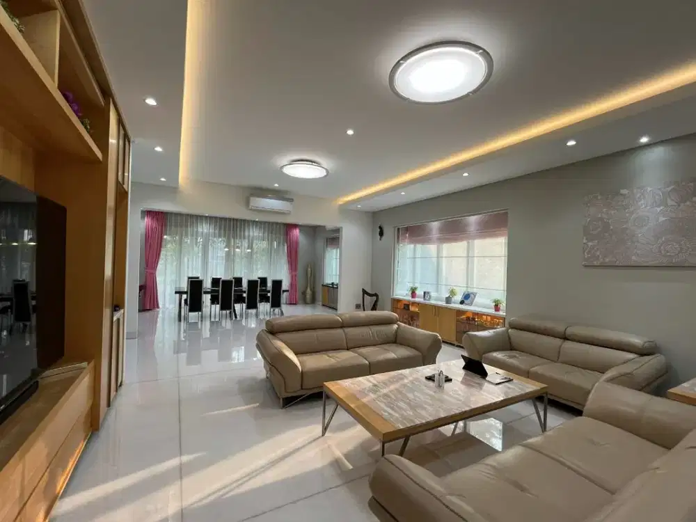 Hunian Mewah Full Furnished Kebayoran Bintaro Sektor 7 Tangerang Selatan LT 308 m² 5 KT Harga Menarik!